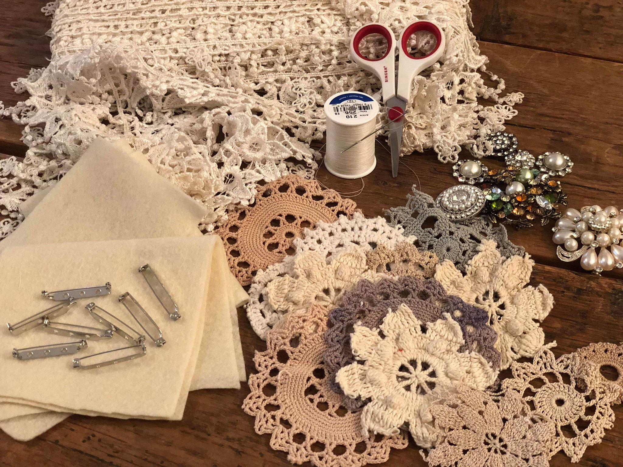 DIY Brooch The Shabby Tree