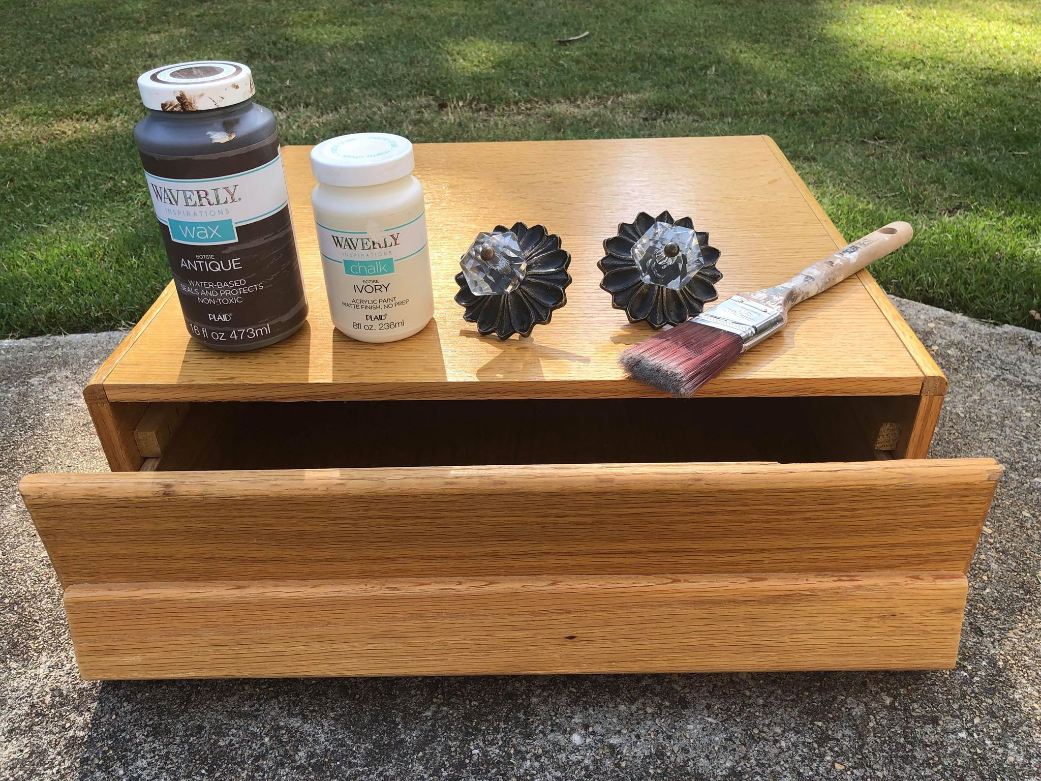 How to Use Waverly Chalk Paint and Wax