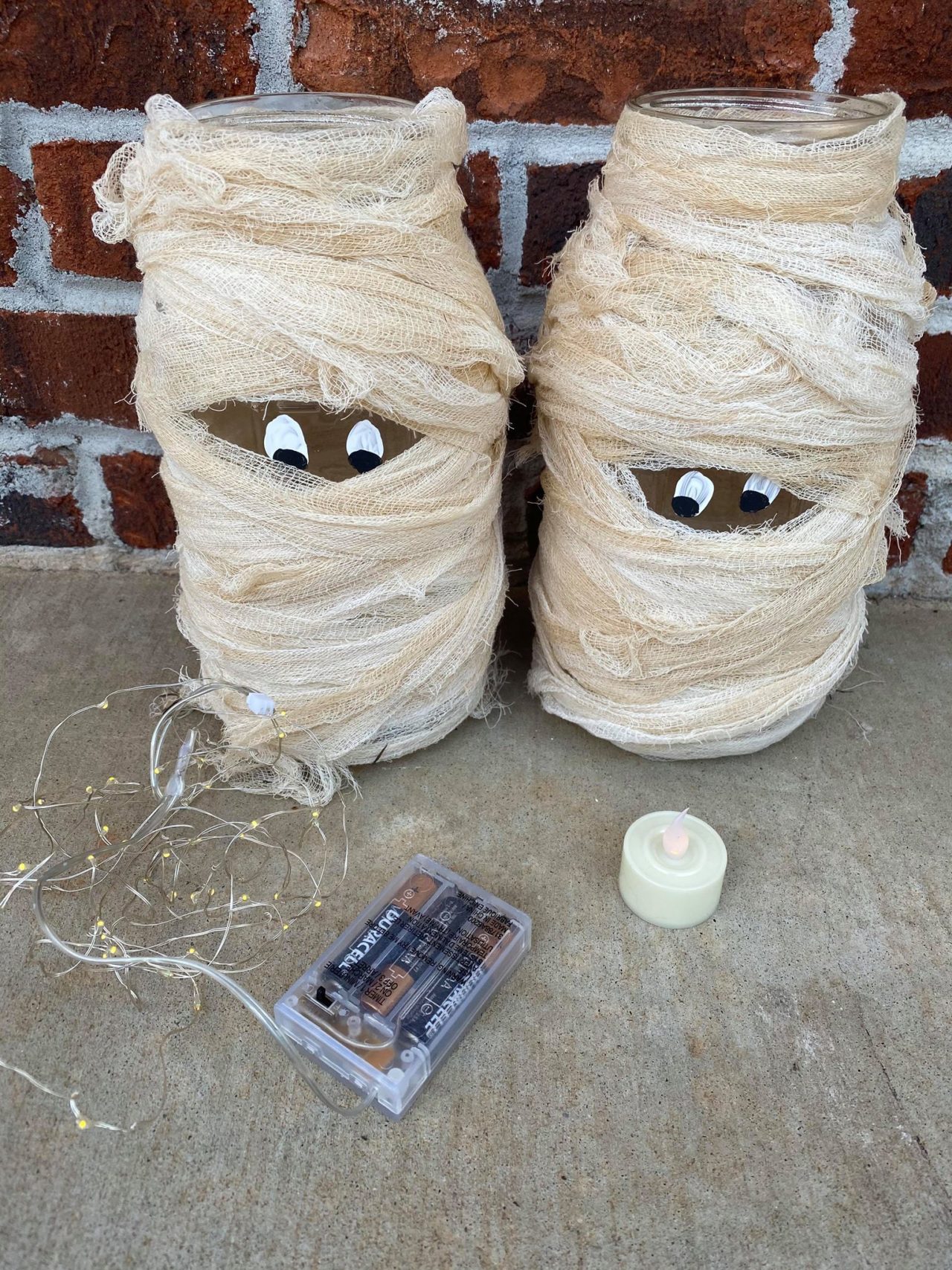 DIY Glass Jar Mummy - The Shabby Tree