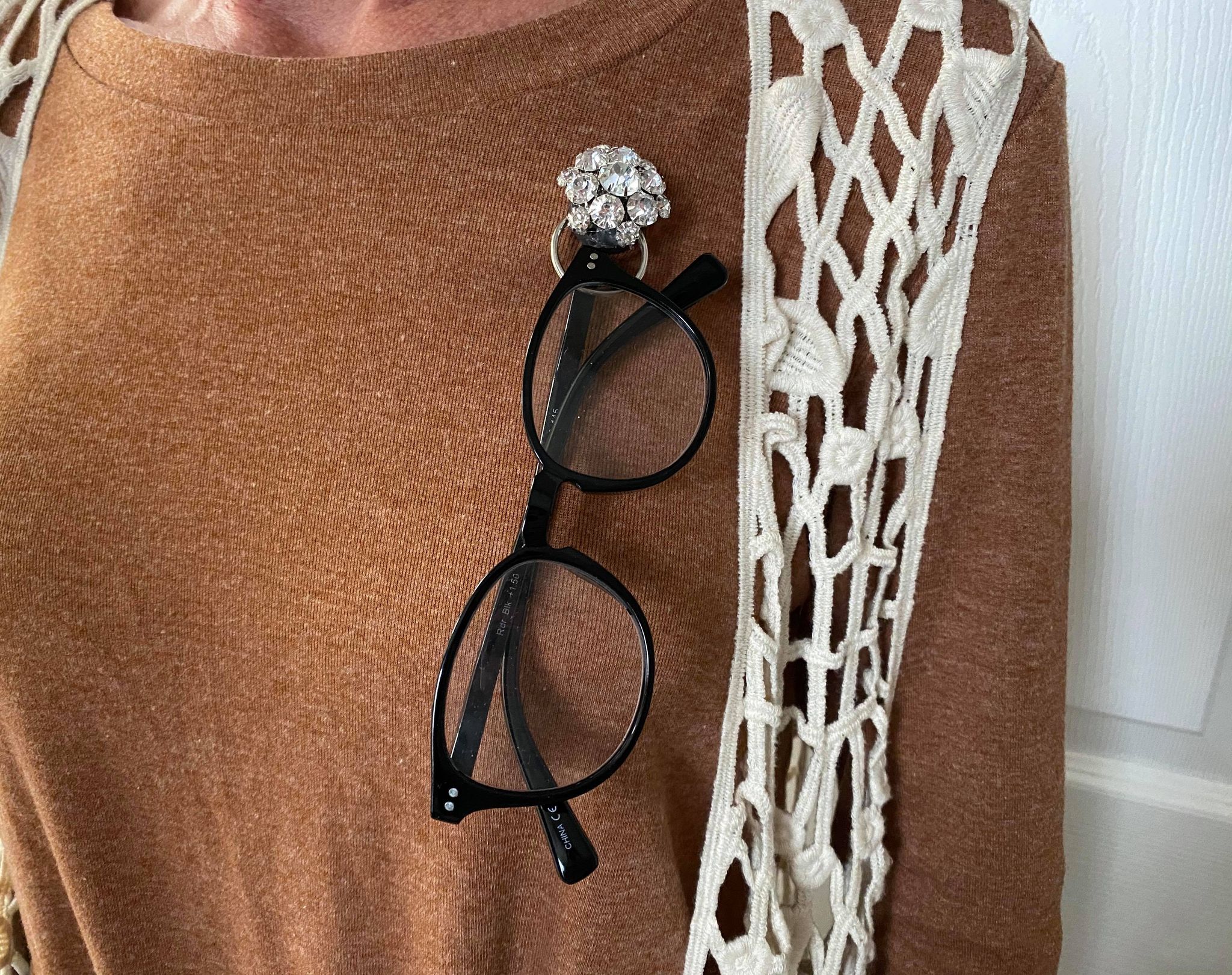 Diy Magnetic Eyeglasses Holder The Shabby Tree