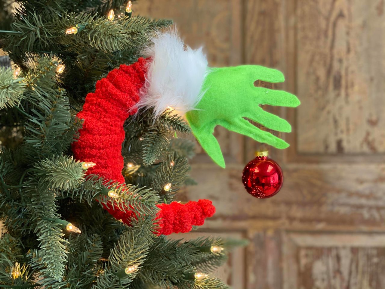 DIY Crescent Moon Grinch Ornament - The Shabby Tree