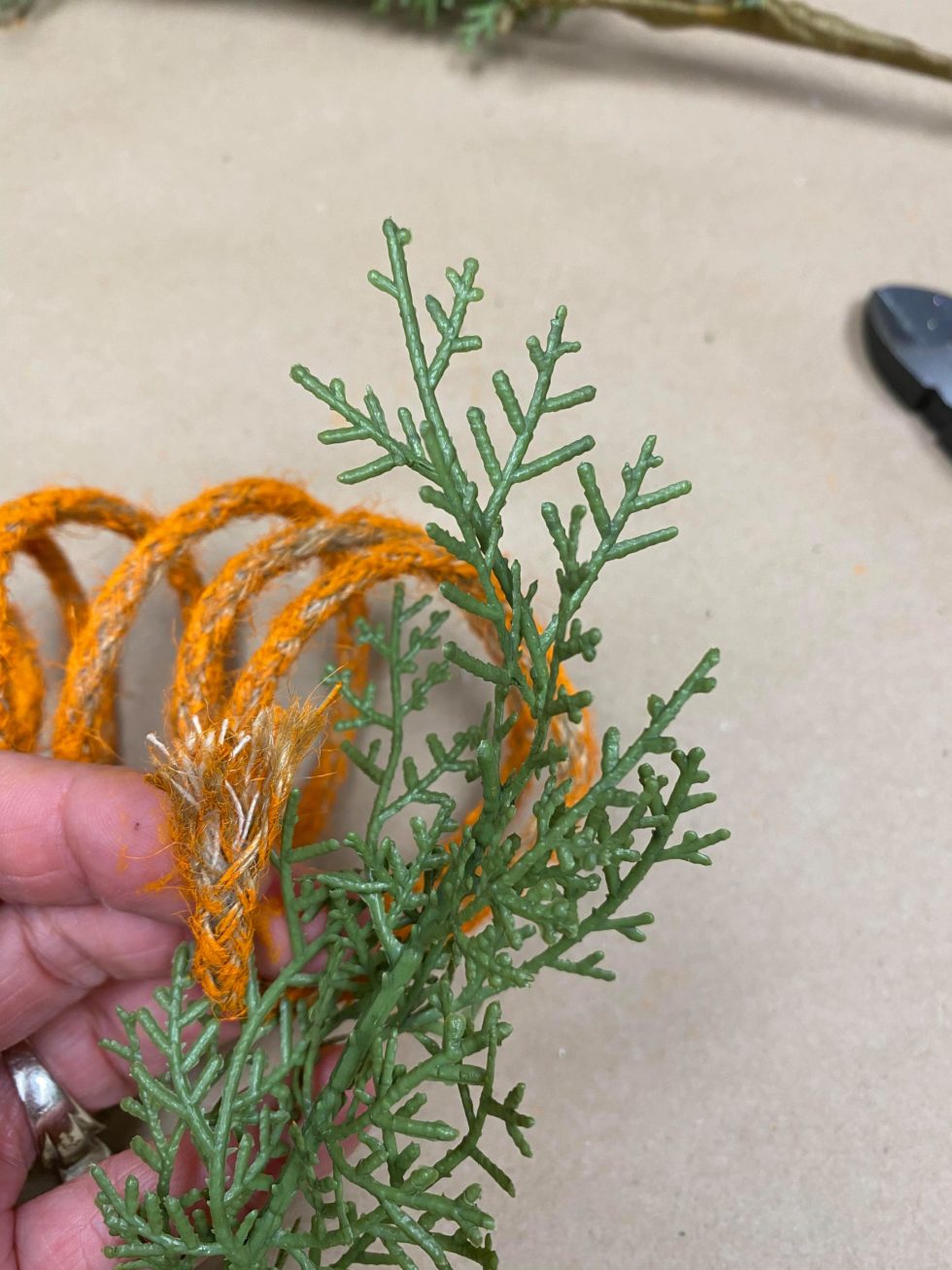 DIY Wired Jute Carrot The Shabby Tree