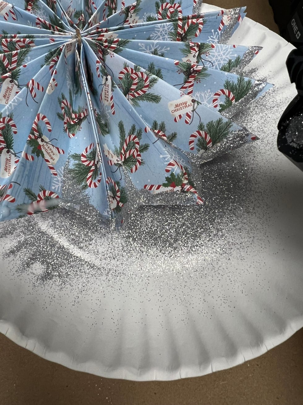 DIY Paper Ornament - The Shabby Tree