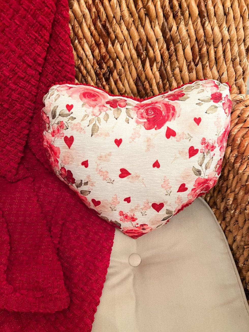 DIY Heart Shaped Pillows Using Placemats The Shabby Tree