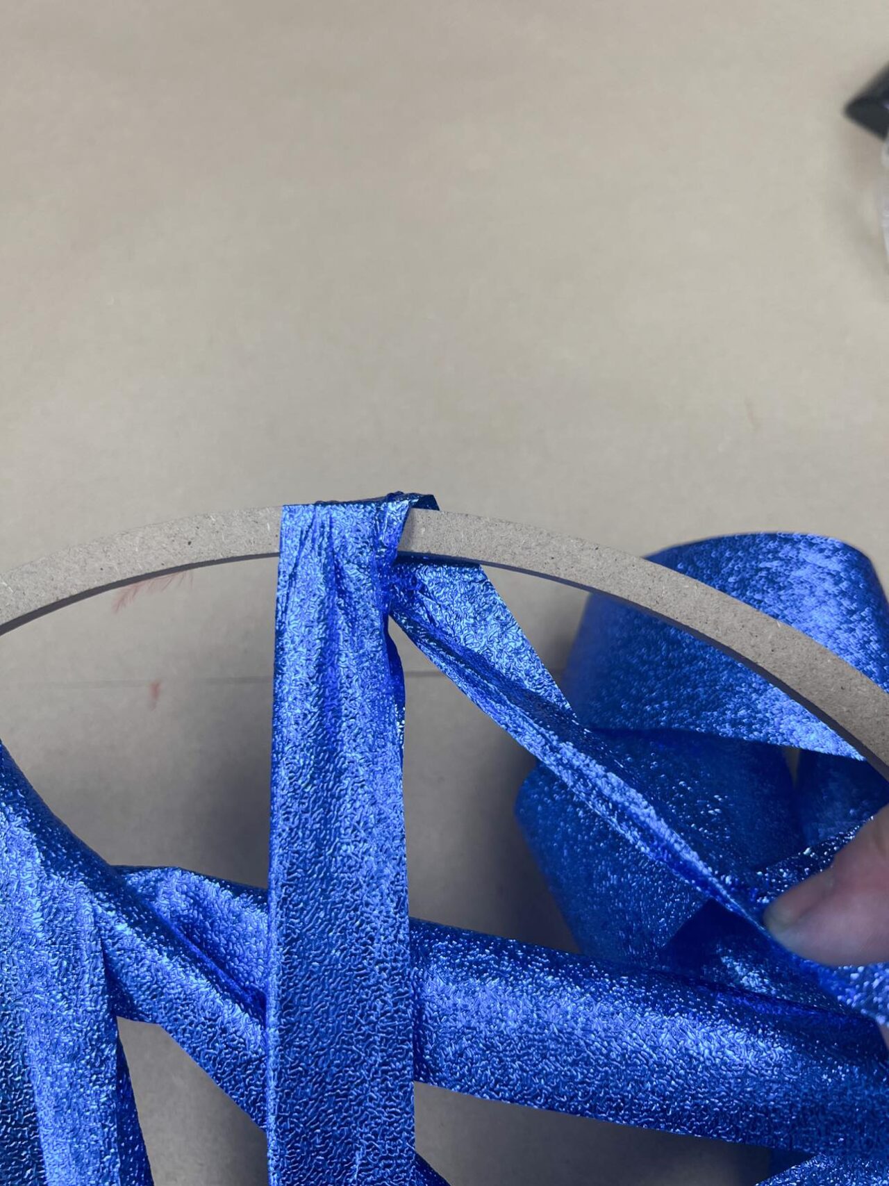 How To Use Dollar Tree Streamers To Make An Americana Decoration The Shabby Tree