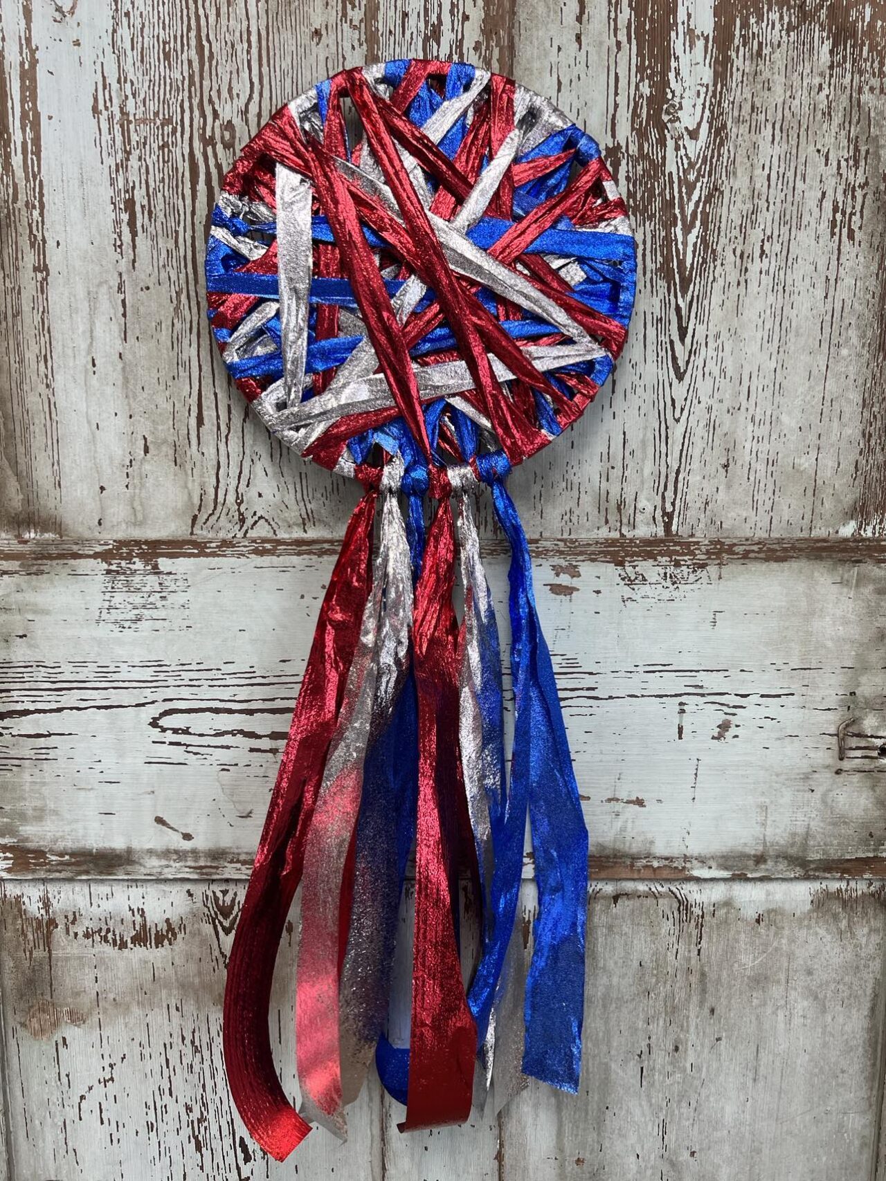 How To Use Dollar Tree Streamers To Make An Americana Decoration The