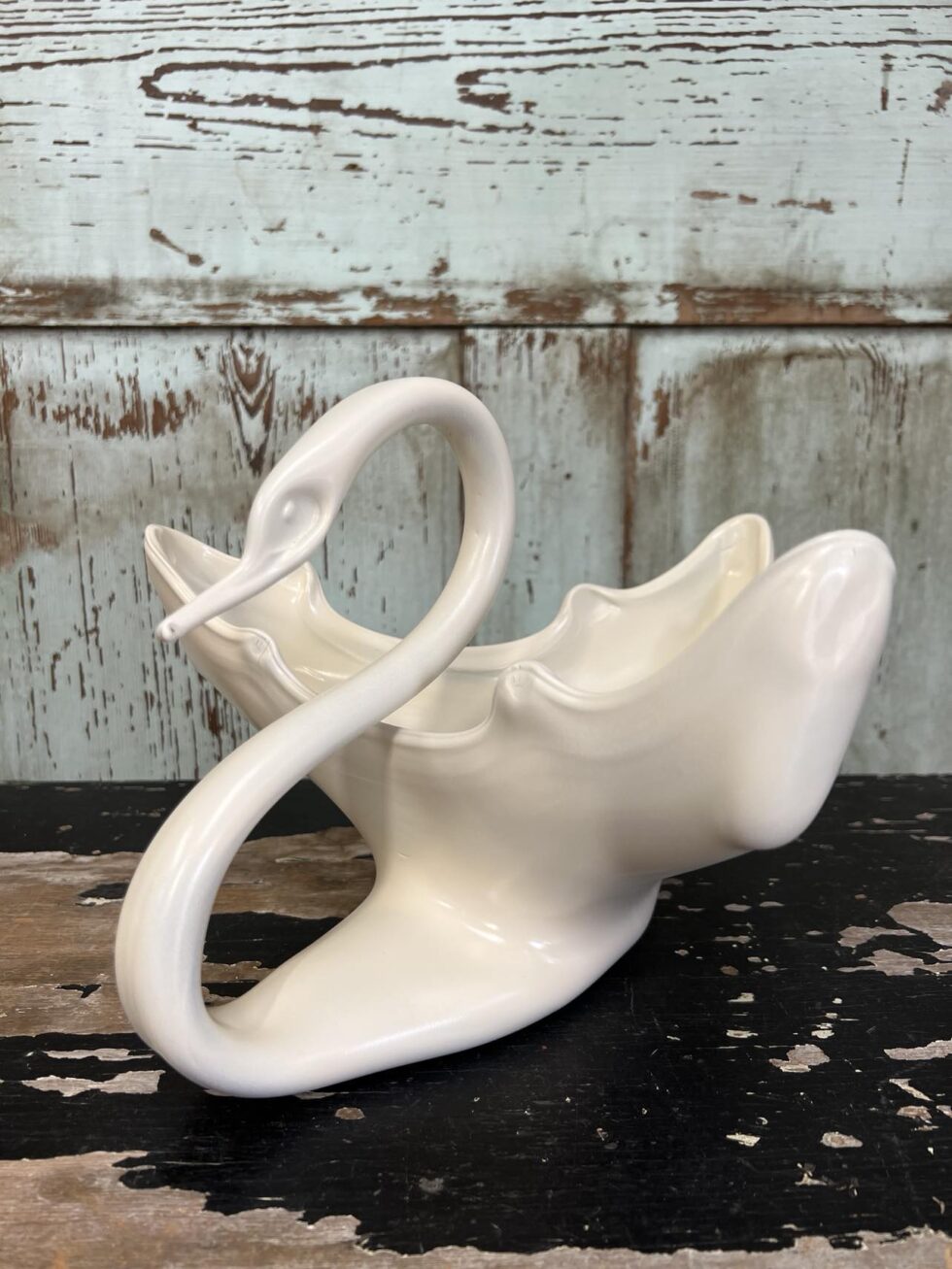 Glass Swan Makeover - The Shabby Tree