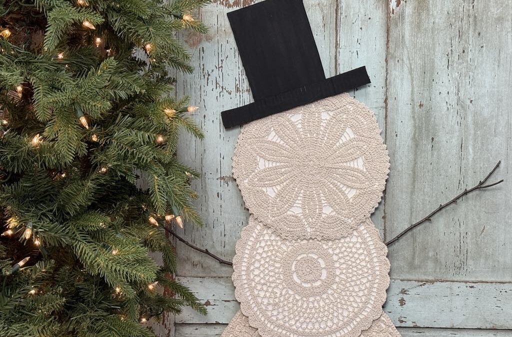 DIY Snowman Using Doilies