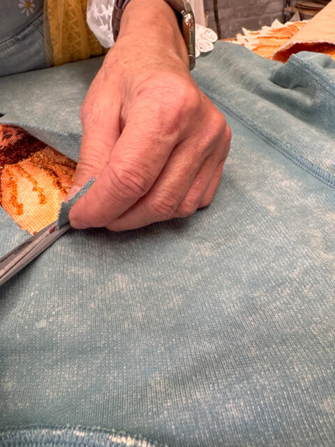 Easy No Sew Reverse Appliqué Sweatshirt Diy Tutorial The Shabby Tree