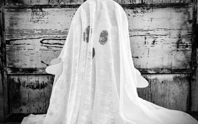 DIY Ghost Using Wooden Dollar Tree Ghost Cutouts